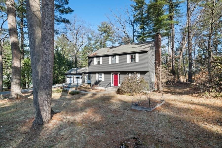 16 Aubinwood Rd, Amherst, MA 01002