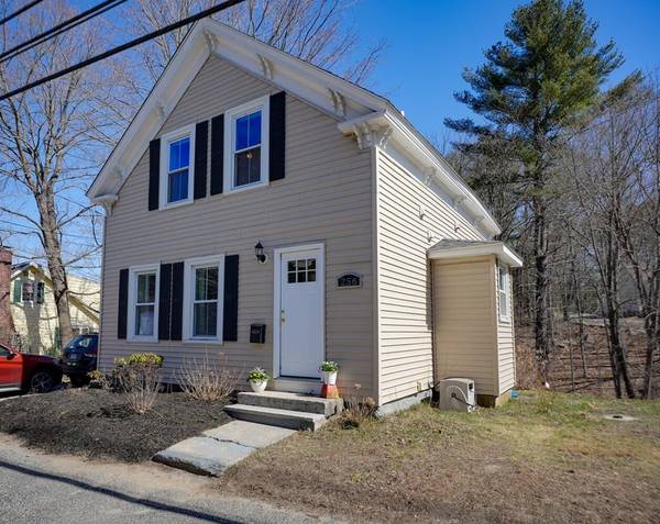 256 Wood St, Hopkinton, MA 01748