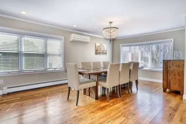 Melrose, MA 02176,33 Old Brook Cir