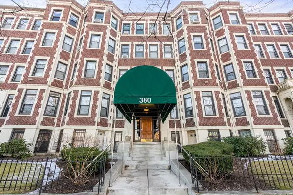 380 Riverway #2, Boston, MA 02115