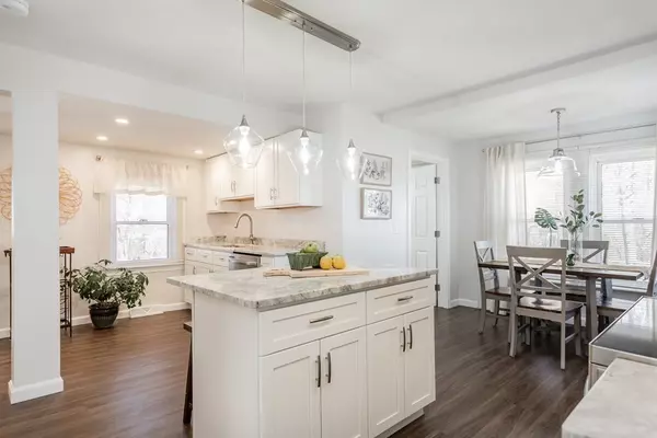 664 Elm Street East, Raynham, MA 02767