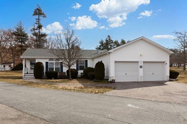 6804 Oak Point Drive, Middleboro, MA 02346