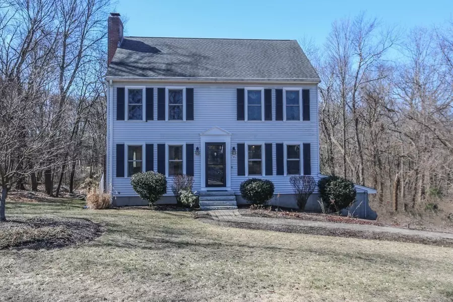 15 Orchard Dr, Hudson, MA 01749