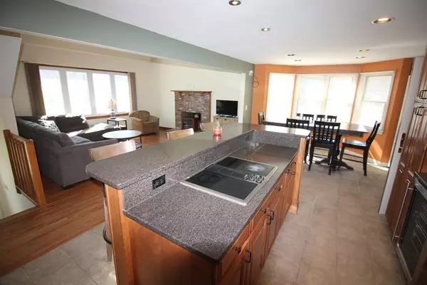 Raynham, MA 02767,265 Overlook Dr