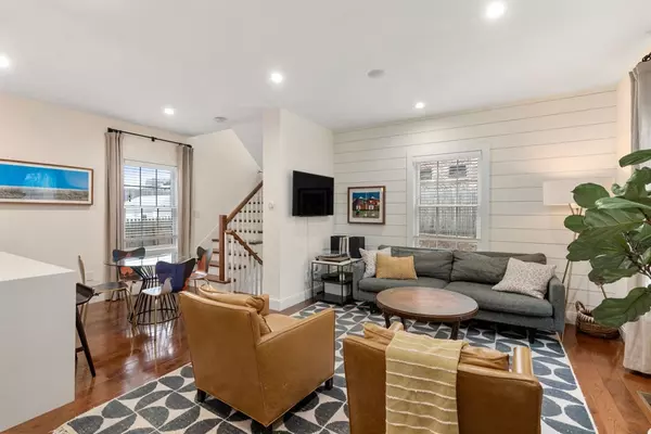 Somerville, MA 02145,11 Fiske Ave #11R