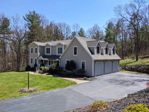 Hopkinton, MA 01748,1 Equestrian Dr