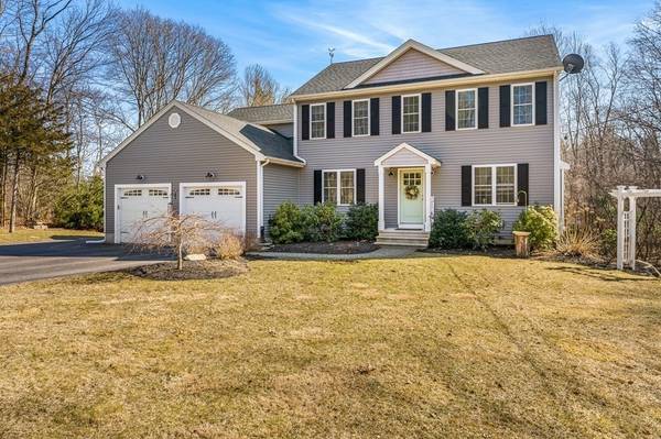 149 Maple St, Douglas, MA 01516