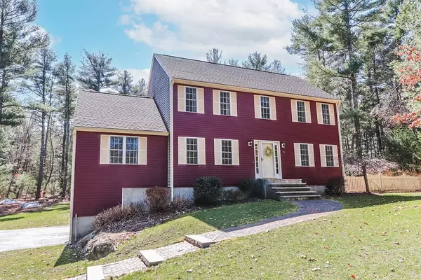 55 Millstone Ln, Middleboro, MA 02346