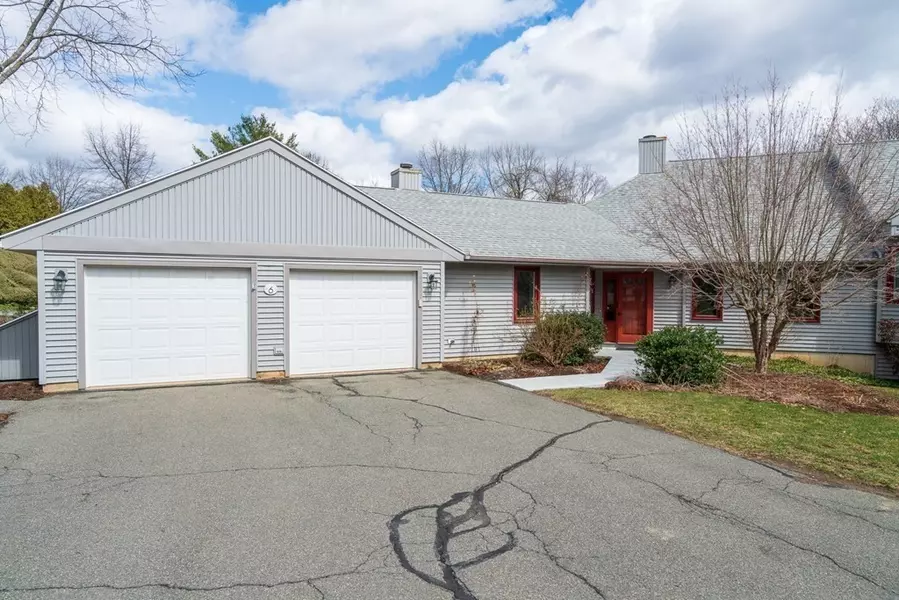 6 Baldwin Ln #6, Amherst, MA 01002