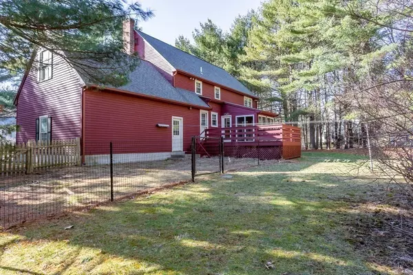 Foxboro, MA 02035,7 Faxon Street