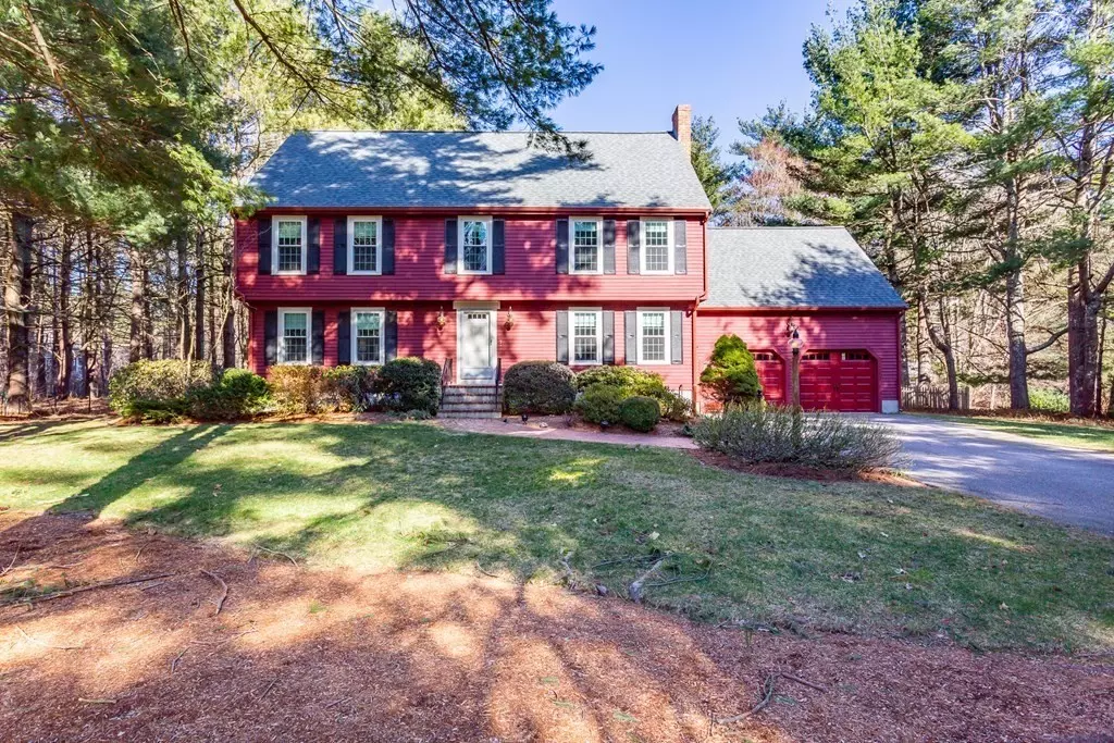 Foxboro, MA 02035,7 Faxon Street