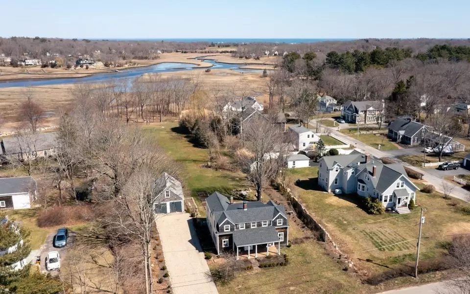 46 Mordecai Lincoln Rd, Scituate, MA 02066