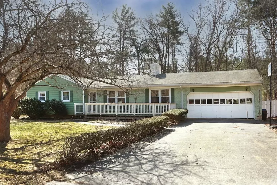 27 Winsor Ln, Topsfield, MA 01983