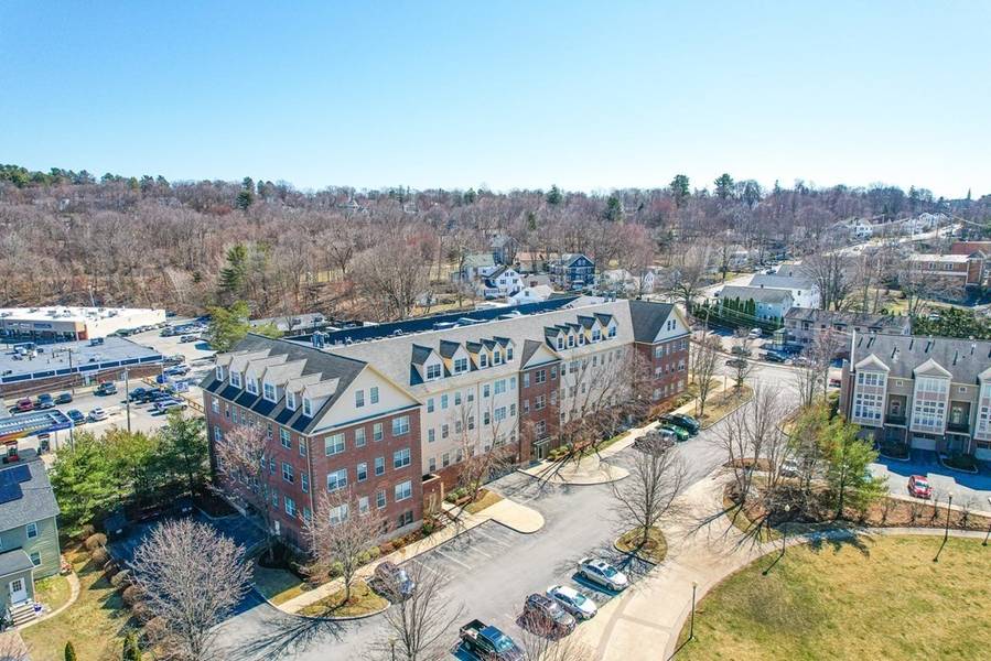 1 Powder Mill Sq #301, Andover, MA 01810