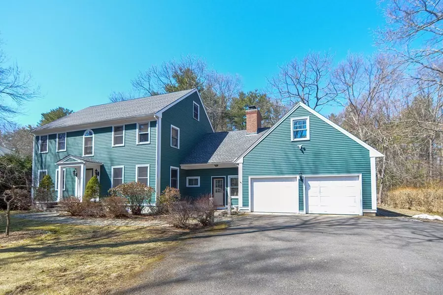 27 Wilson Pond Ln, Rowley, MA 01969