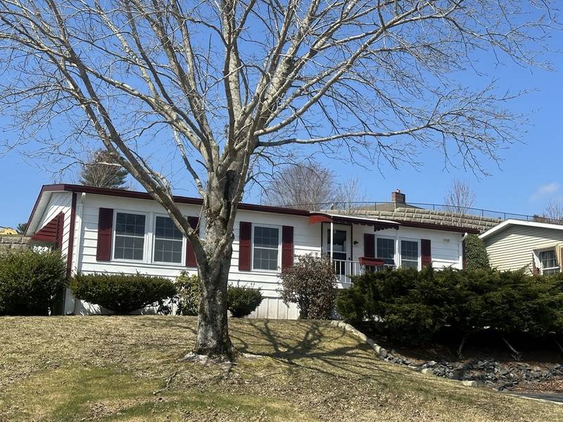 8 Stevens Way, Plymouth, MA 02360