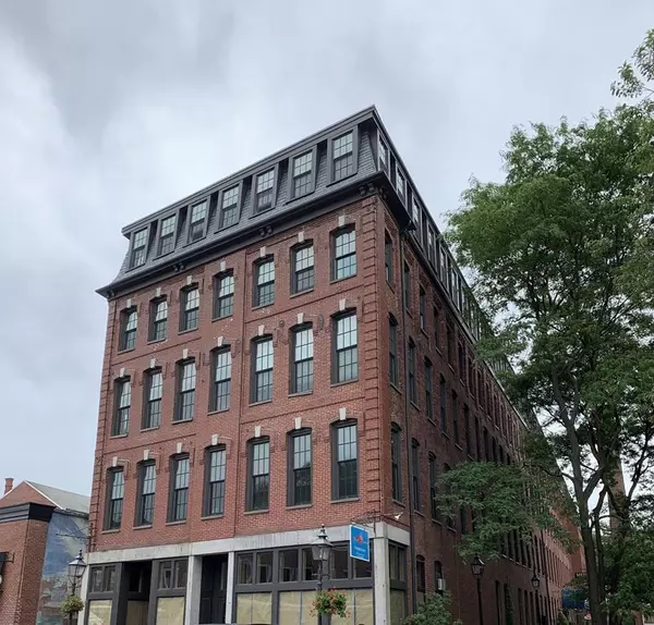 19-23 Pleasant St #401, Newburyport, MA 01950