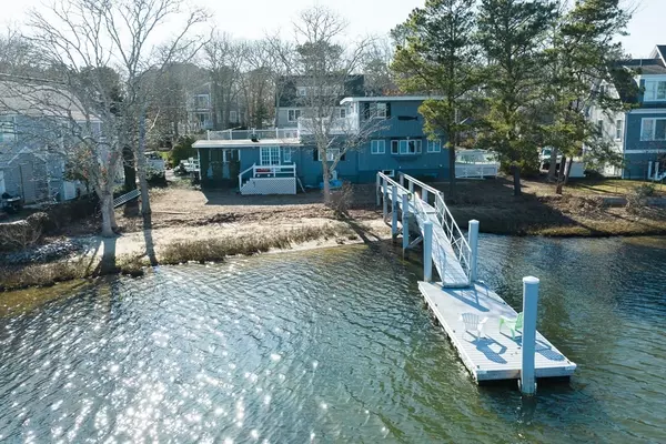 18 Great River Rd, Mashpee, MA 02649