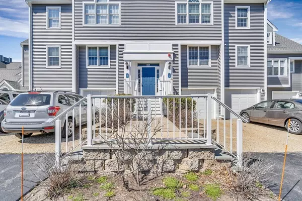Fall River, MA 02721,700 Shore Drive #810