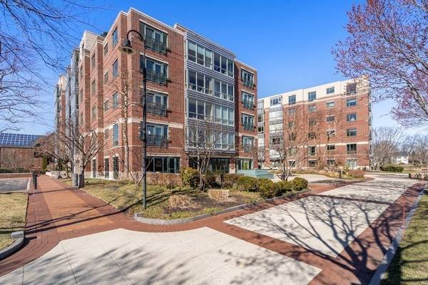 88 Wharf St #506, Milton, MA 02186