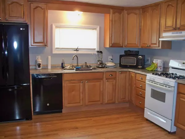 Webster, MA 01570,7 Stoughton Ave