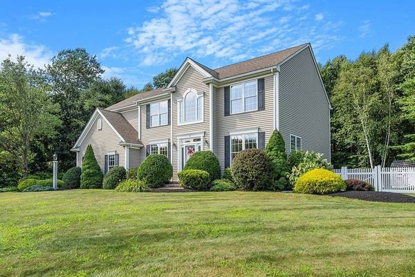 8 Maple Way, Boylston, MA 01505