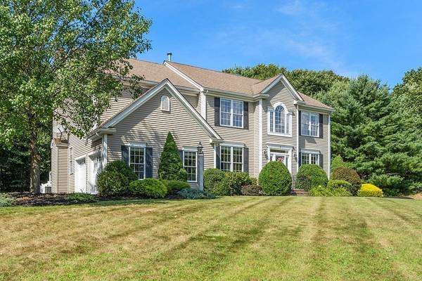 Boylston, MA 01505,8 Maple Way