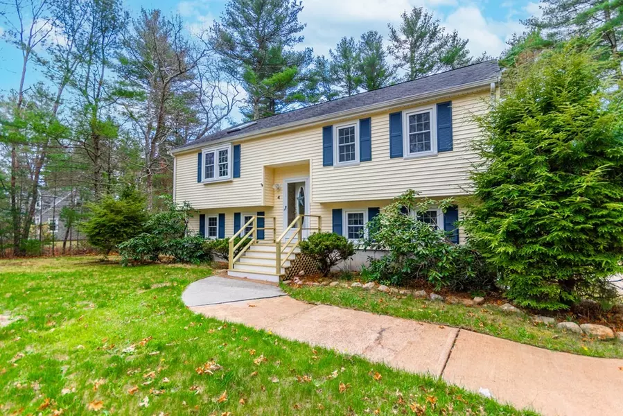 4 Indian Meadow Rd, Middleboro, MA 02346