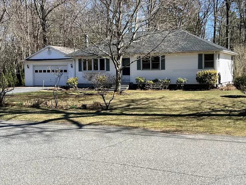 15 Chartier Dr, Belchertown, MA 01007