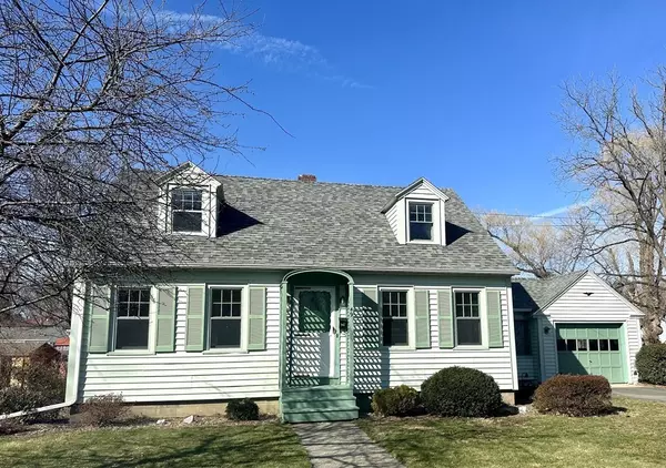 49 Smith St, Greenfield, MA 01301