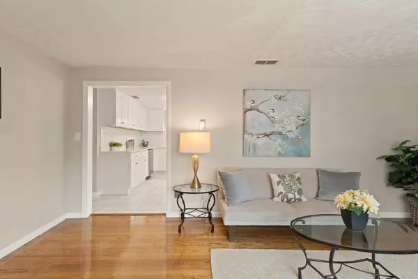 Grafton, MA 01536,6 Frankie Lane