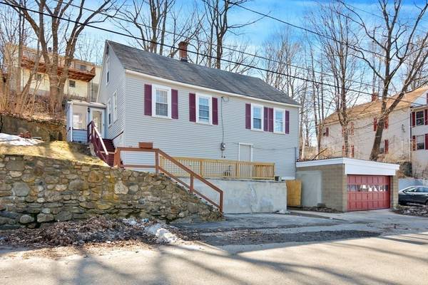 165 Greenwood St, Gardner, MA 01440