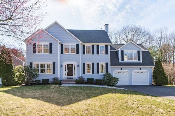 9 Hawthorne Rd, Medfield, MA 02052