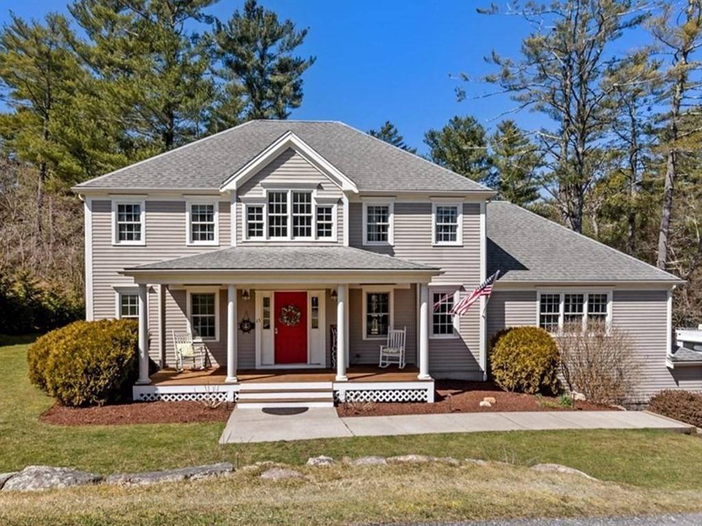15 Glacier Way, Bourne, MA 02532