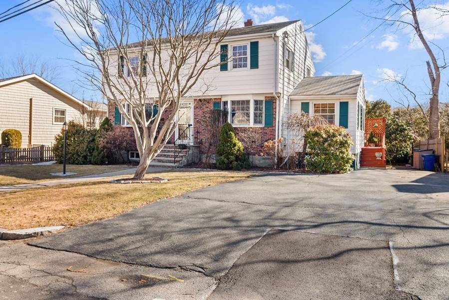 9 Cricklewood Lane, Melrose, MA 02176