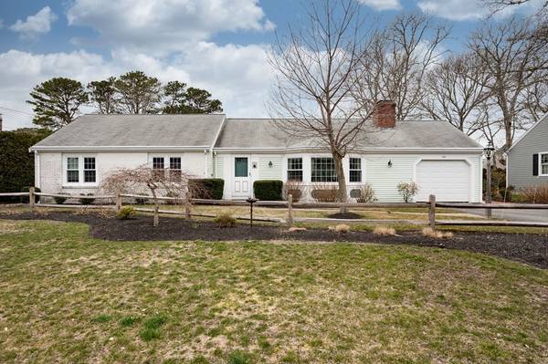 43 Driving Tee Cir, Yarmouth, MA 02664