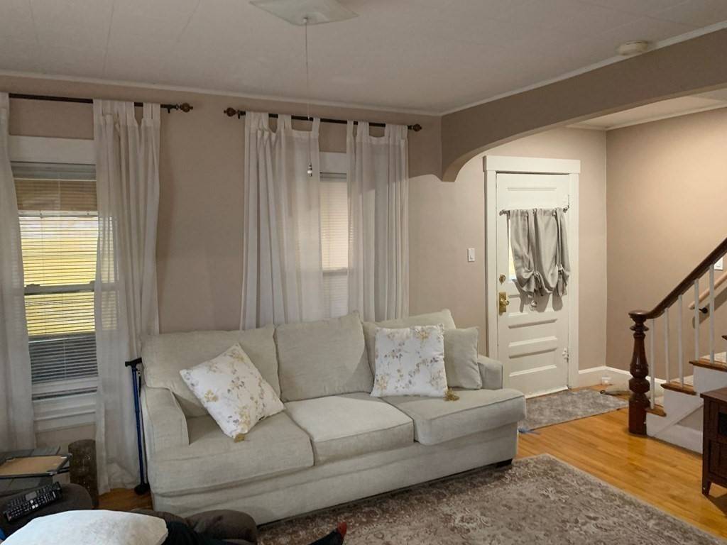 Clinton, MA 01510,141 Summit St