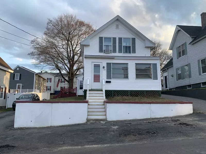 141 Summit St, Clinton, MA 01510