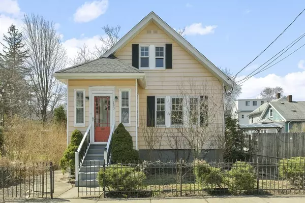 103 Hawthorne St, Boston, MA 02131