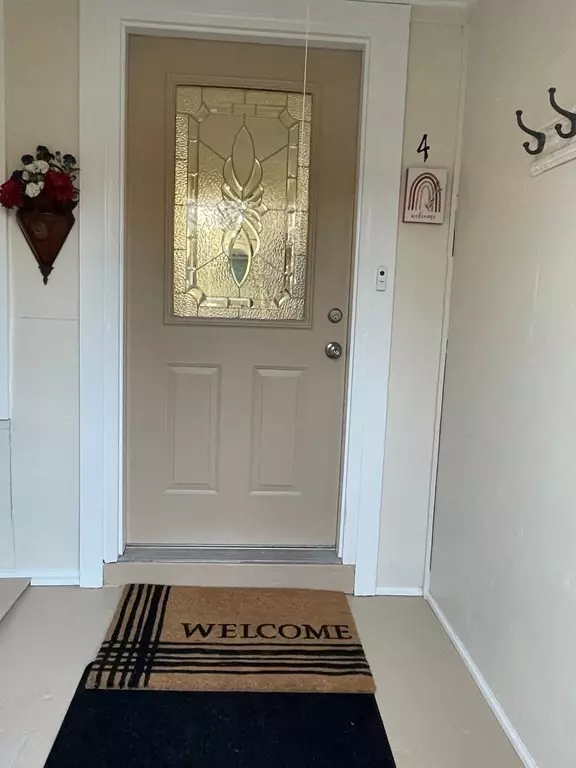 Grafton, MA 01560,3 Messier St #4