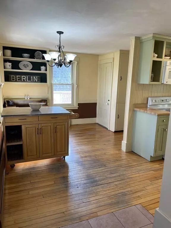 Berlin, MA 01503,28 Woodward Ave