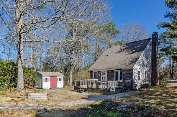 Sandwich, MA 02563,4 Lakeview Dr