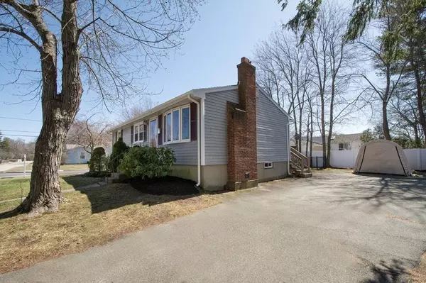 Rockland, MA 02370,11 Brooks Rd