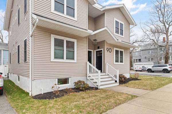 Beverly, MA 01915,90 Bridge Street #B