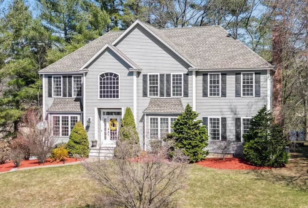 Pelham, NH 03076,13 Melissa Cir