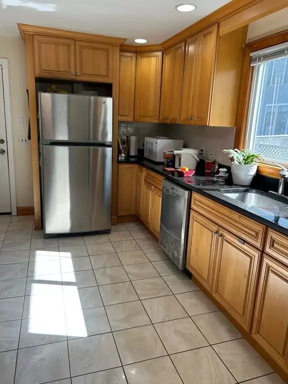 Newton, MA 02466,82-84 Crescent St
