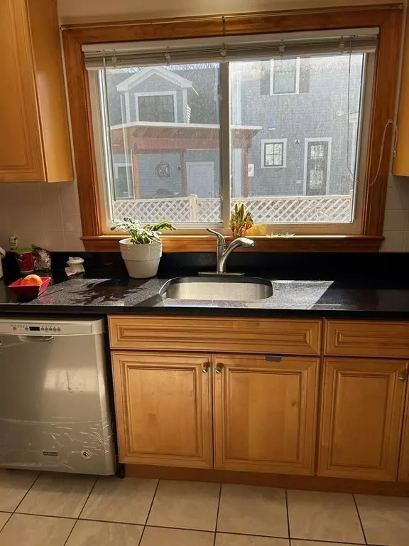 Newton, MA 02466,82-84 Crescent St