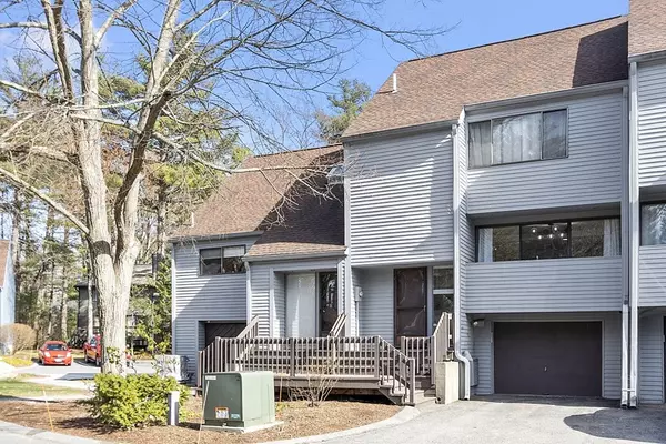 Acton, MA 01718,392 Pinecone Strand #392