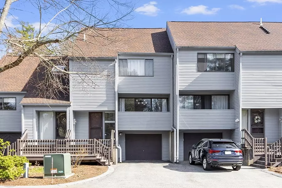 392 Pinecone Strand #392, Acton, MA 01718