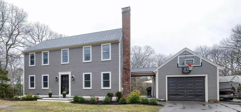 Falmouth, MA 02536,24 Eli Ln